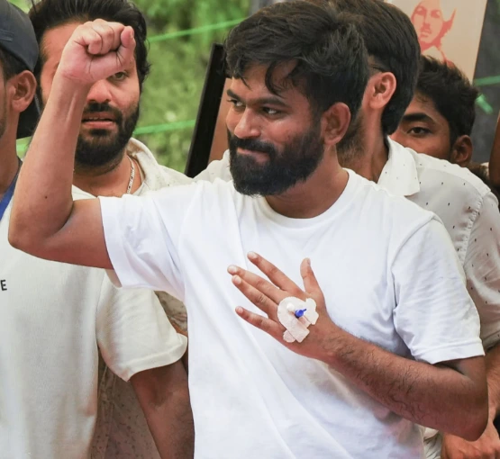 Abhijeet Dipke shares a video message after the Cockroach Janta Party protest ended following Dharmendra Pradhan's resignation.